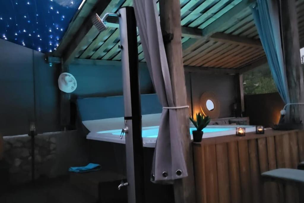 Bouyon L'Antre Deux Pierres, Romantisme, Jacuzzi Exterieur, Plateau Dinatoire מראה חיצוני תמונה