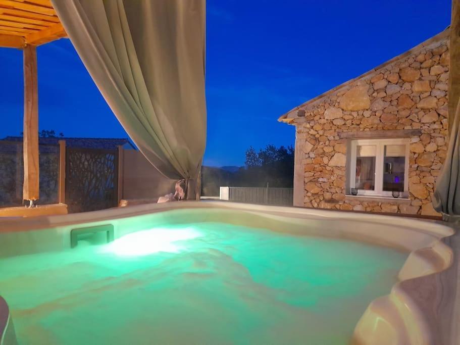 Bouyon L'Antre Deux Pierres, Romantisme, Jacuzzi Exterieur, Plateau Dinatoire מראה חיצוני תמונה